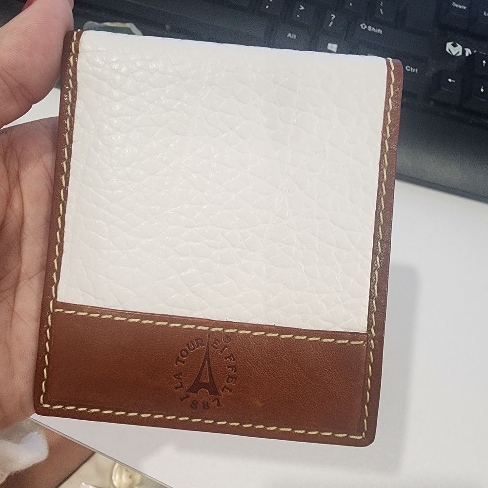 Rioni Moda Italia White and Brown Leather Wallet Brand New.